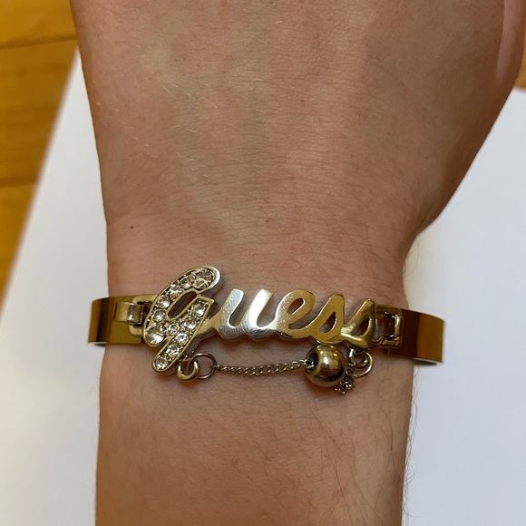 Sliver Guess bracelet with rhinestones and small chain - Picture 2 of 3
